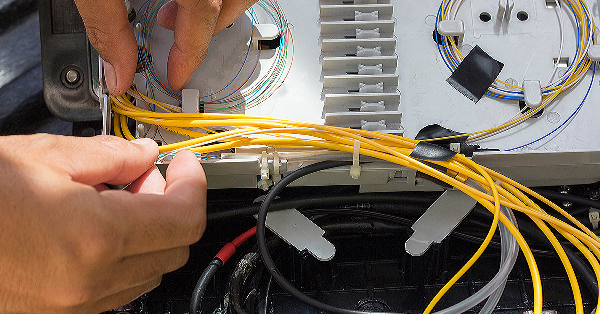Lavorare con la fibra ottica: come diventare tecnico giuntista 