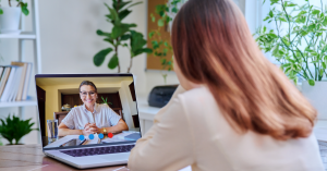 Terapia a portata di clic: quando la fibra ottica aiuta a prenderci cura di noi 