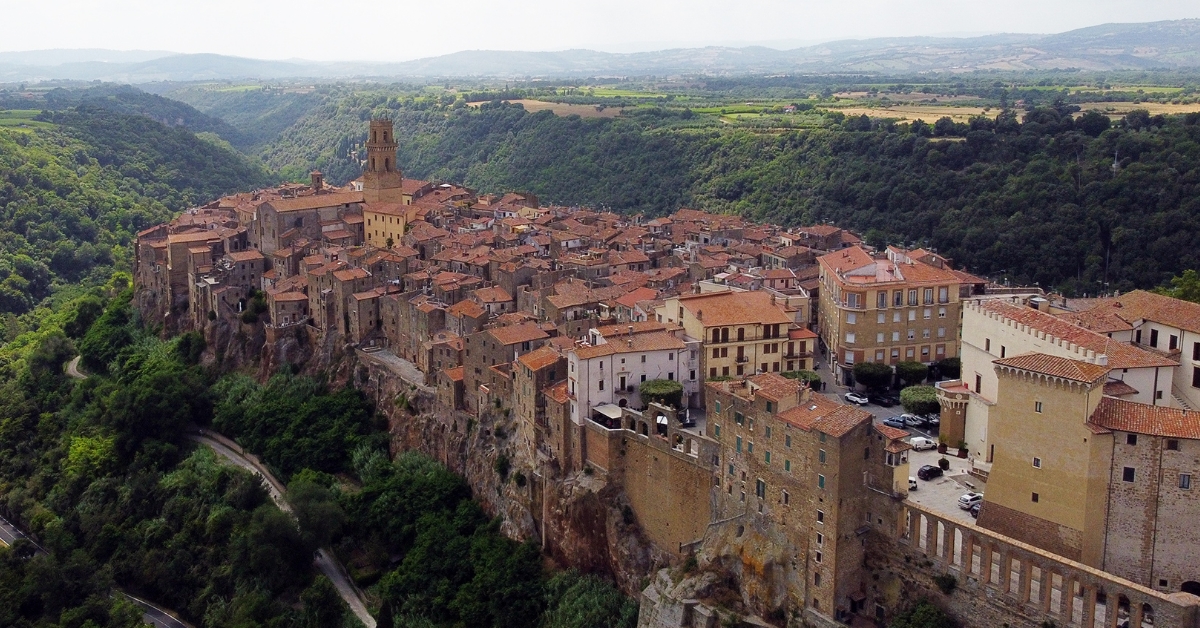 Pitigliano the first digital village in Italy: the Open Fiber project